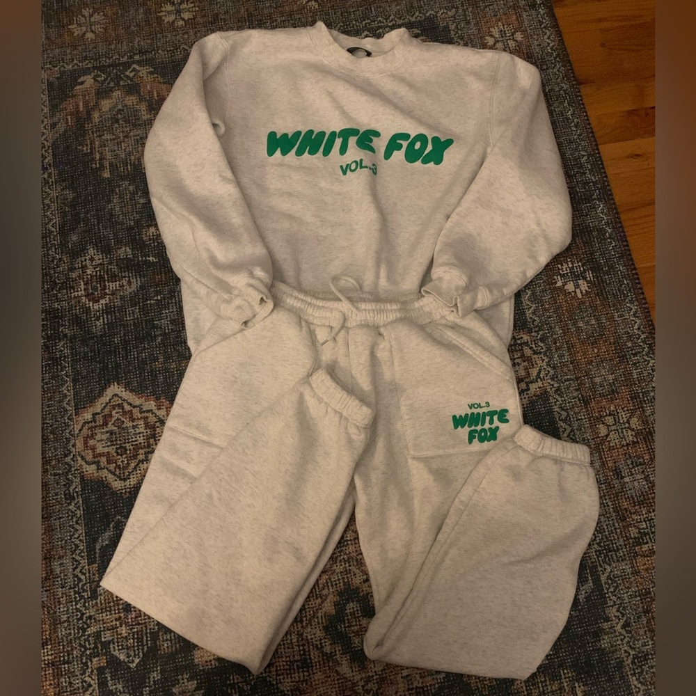 Great conditions barely won white fox sweat set